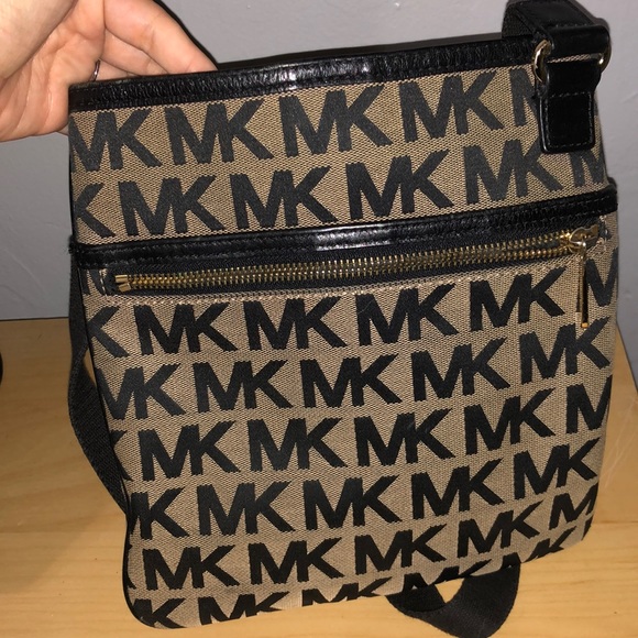 Handbags - Michael Kors Logo Crossbody